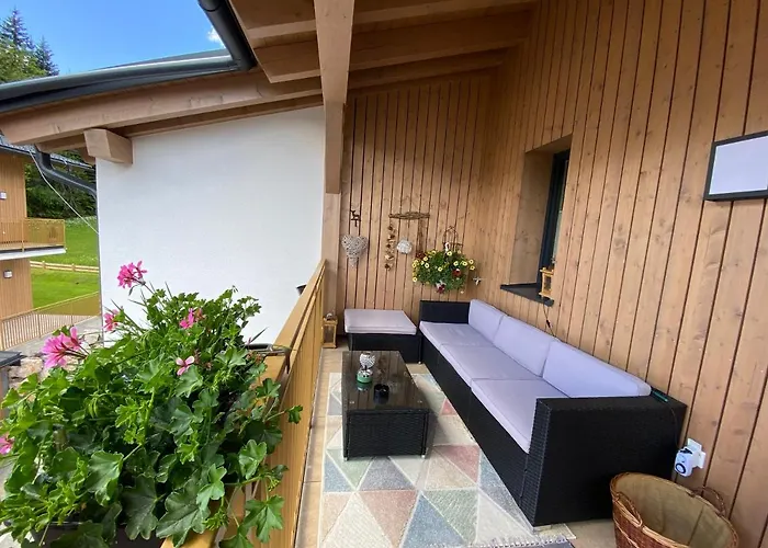Moderne Kaminstube