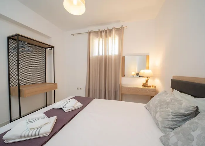 Iris Apartments