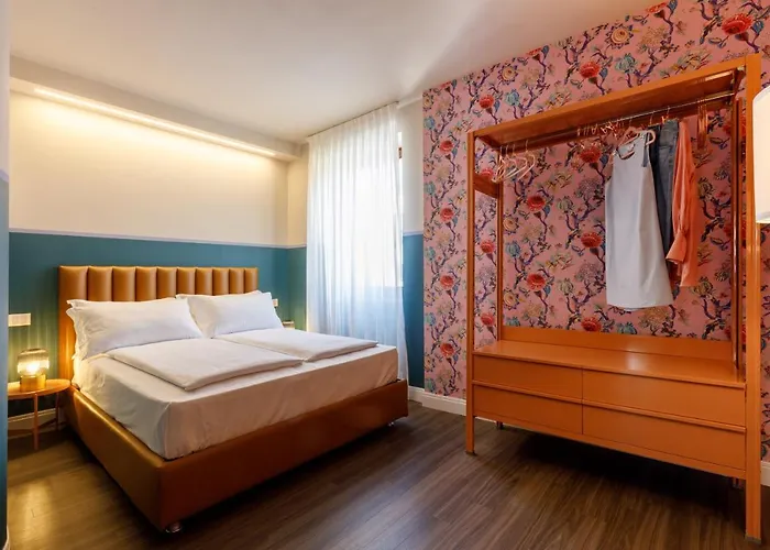 Casa Flores Apartments