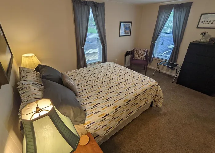 The Estate Loft In Downtown Milford