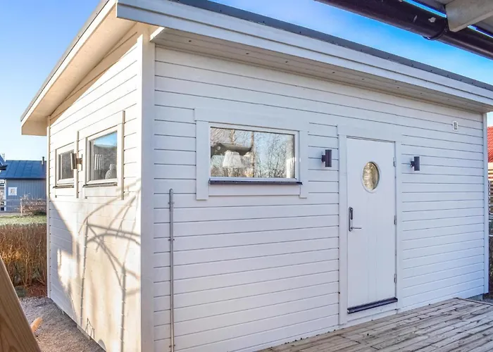 Stunning Apartment In Soelvesborg