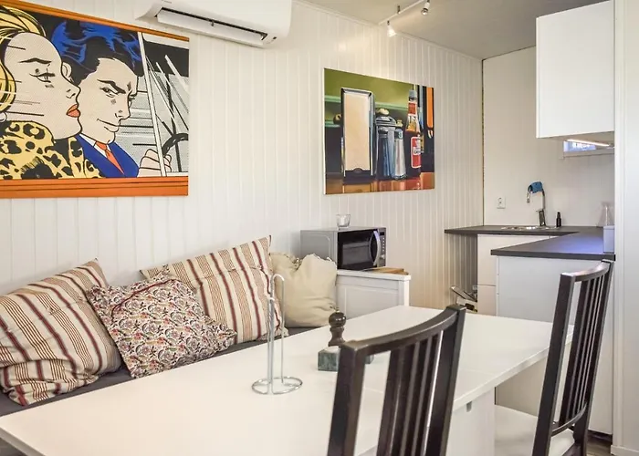 Stunning Apartment In Soelvesborg