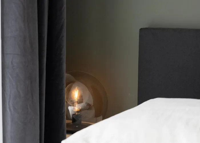 Hotel En Stadscafe De Dam L Hotel Monnickendam