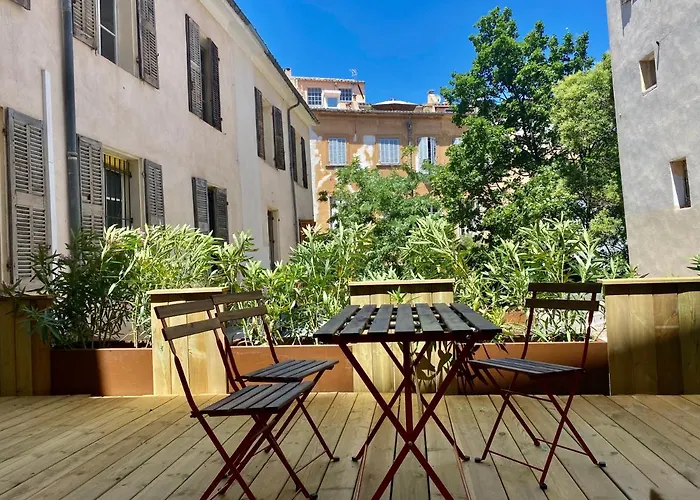 Les Suites Du Cours & Spa