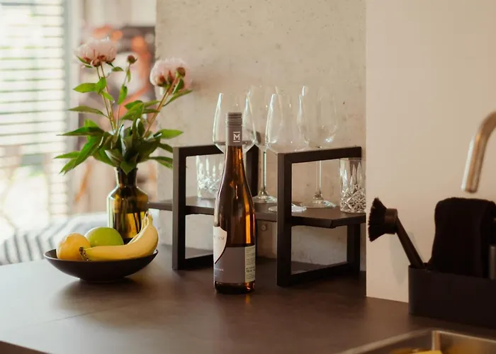 Kurpark Loft: Terrace Retreat with Free Parking