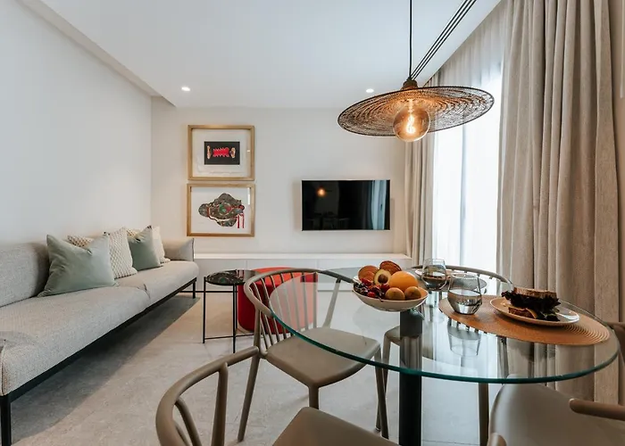 Dock 1 Suites