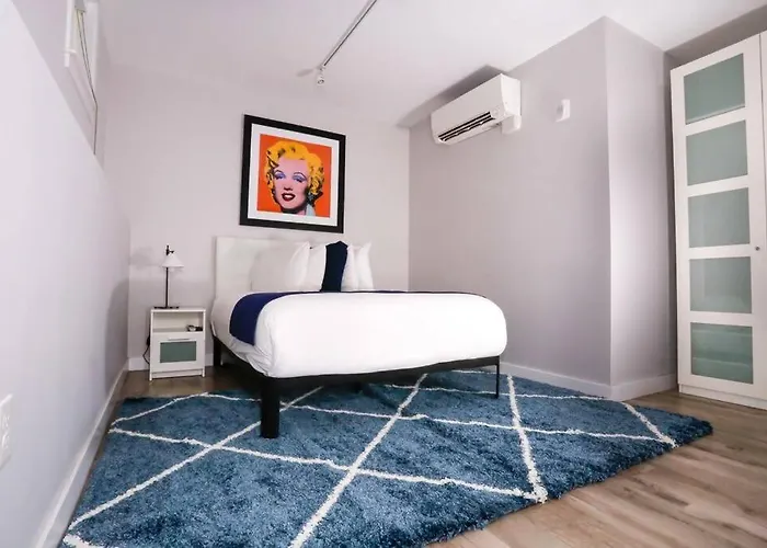 Newly Renovated 2Bed, 2Bath Private Apartment, Minutes From Boston.