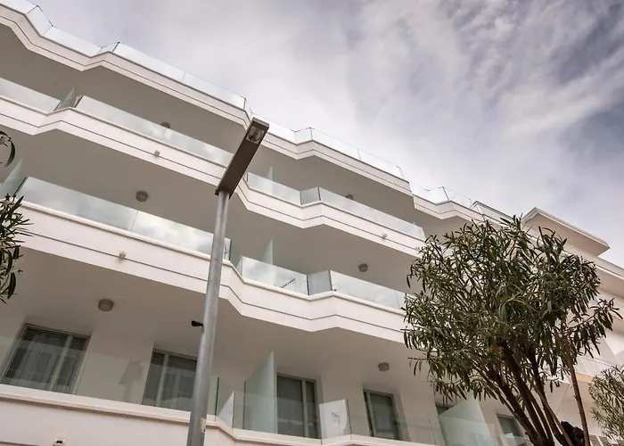 Sea Breeze Apartments