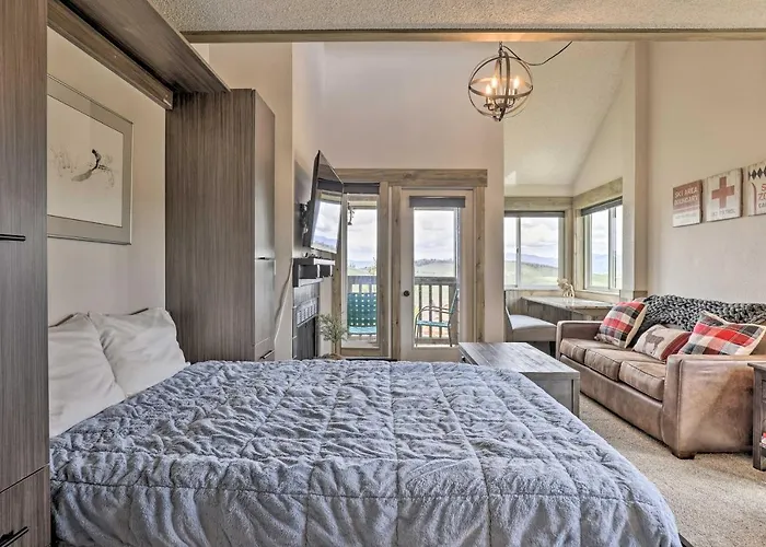Updated Studio Loft In Granby: Epic Mountain Views
