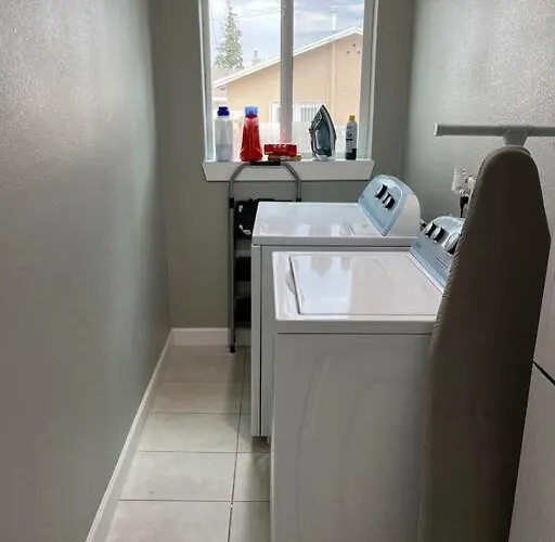 Comfortable Suite With Private Entrance & Private Bathroom