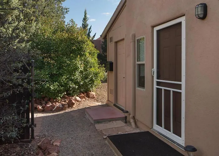Mountain View 1 Bedroom Apartment, Unit B, Private Entrance