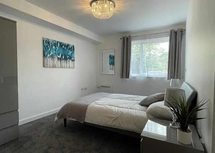 Moda Wigan - Stylish 2 Bed Apartment Central Wigan