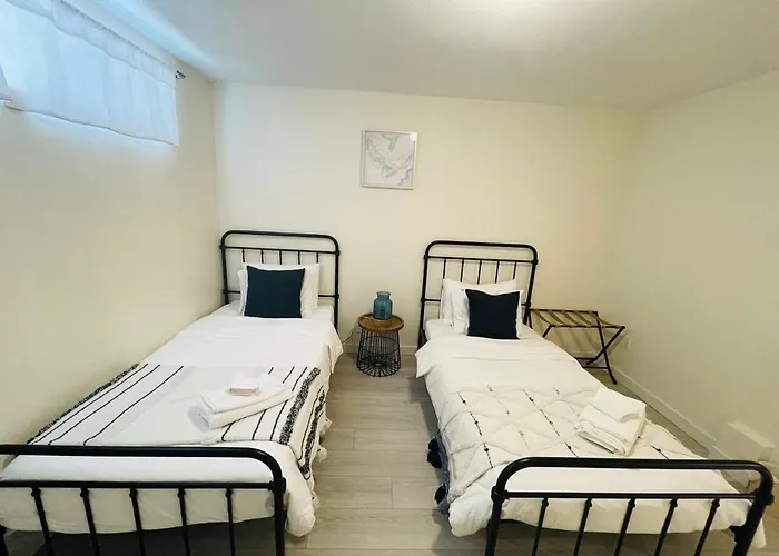 Adorable 2-Bedroom Basement In Vancouver