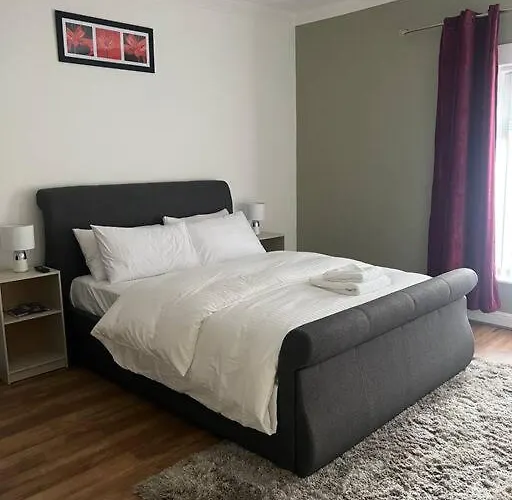 Comfortably Furnished 2 Bedroom Home In Bolton