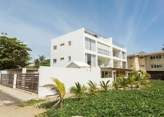 Amazing Ocean Front - 2 Bedroom Apartment