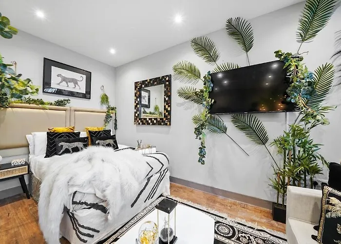 Boho Jungle - Luxury 1Bed Apt- Long Stay Discounts