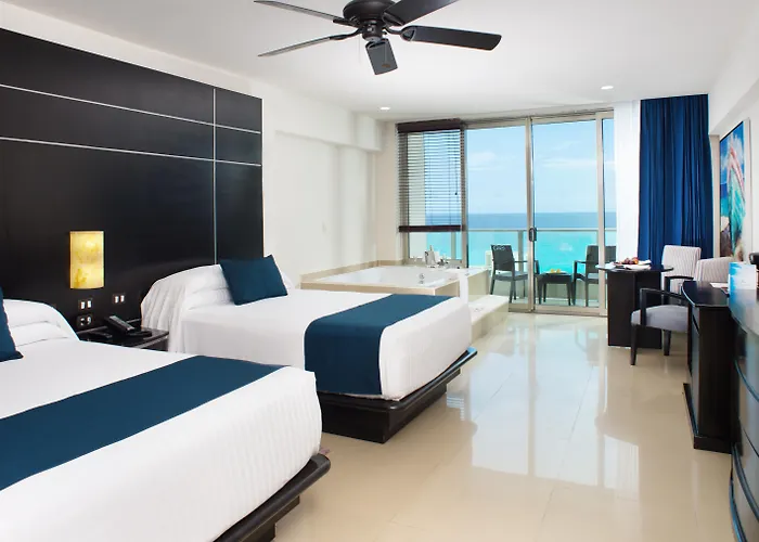  Seadust Cancun Family