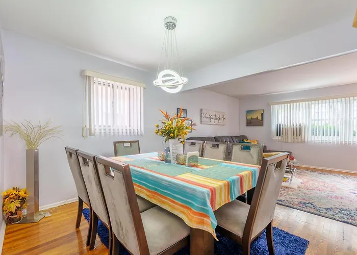 Luxury Close To Ubs Arena And Jfk