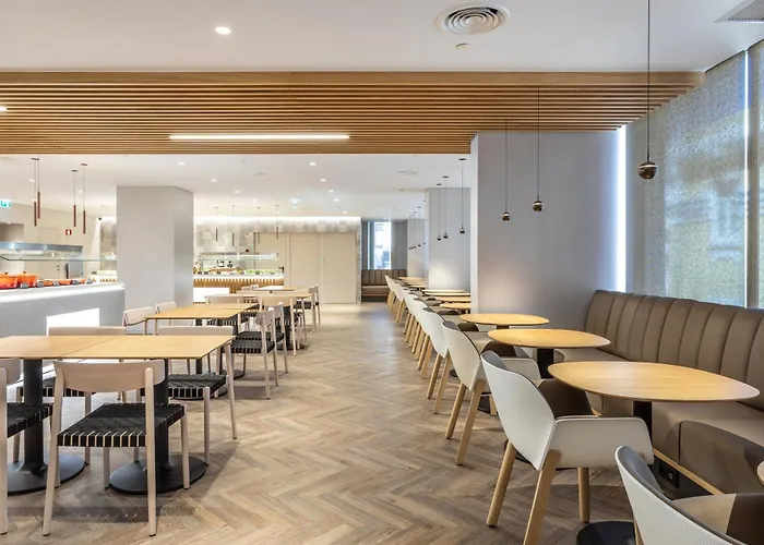 Holiday Inn By Ihg