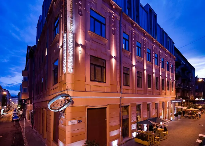 Opera Garden & Apartments