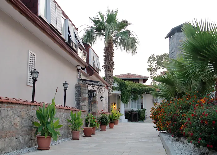 Nicholas Park Hotel