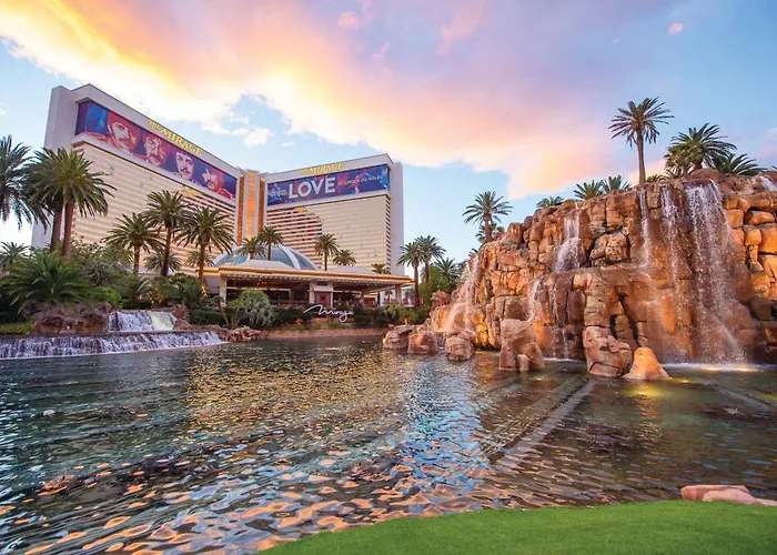 Hotel with pool: The Mirage
