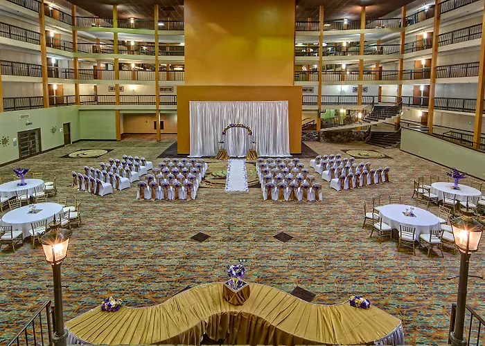 Cheap hotels Clarion & Suites Conference Center Memphis Airport