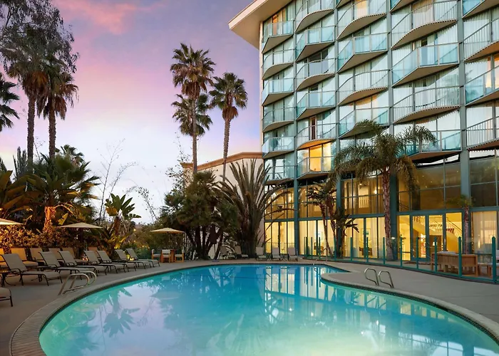 Doubletree By Hilton Circle