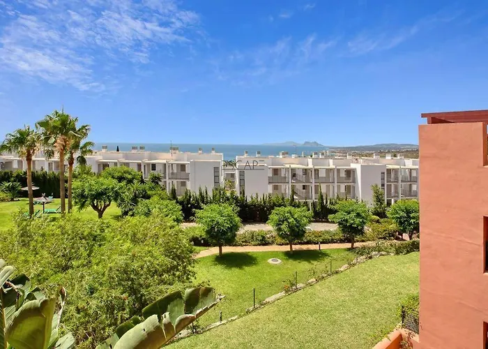 Estrella de Mar zeezicht, uitkijk Gibraltar, 40m2 terras, zwembad Las Garzas Manilva Duquesa, Estepona, Marbella