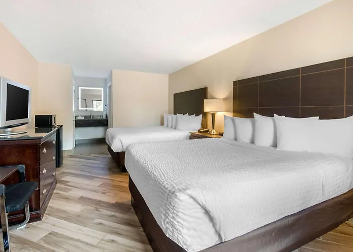 Clarion Inn & Suites -Lake Buena Vista South