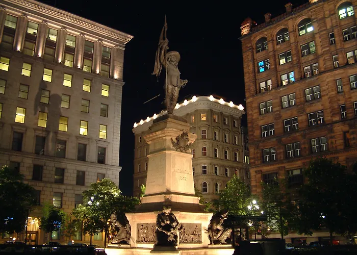 Romantic hotels Holiday Inn Montreal Centre Ville Downtown By Ihg