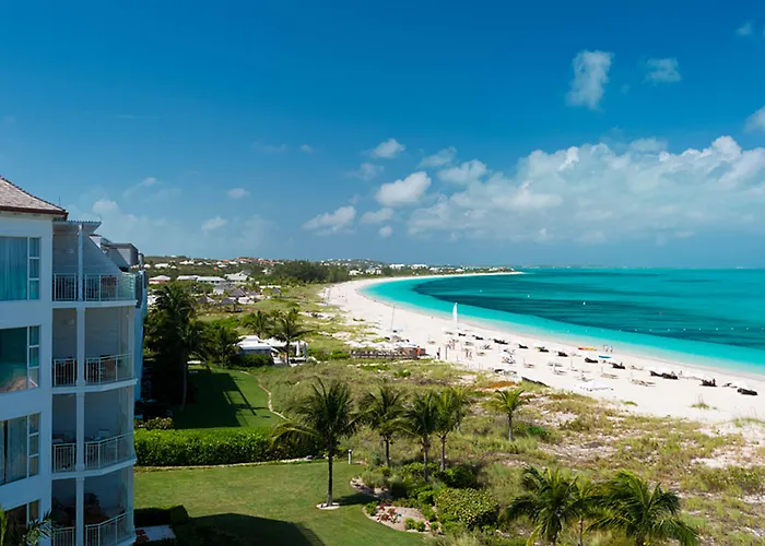 Beach hotel: West Bay Club