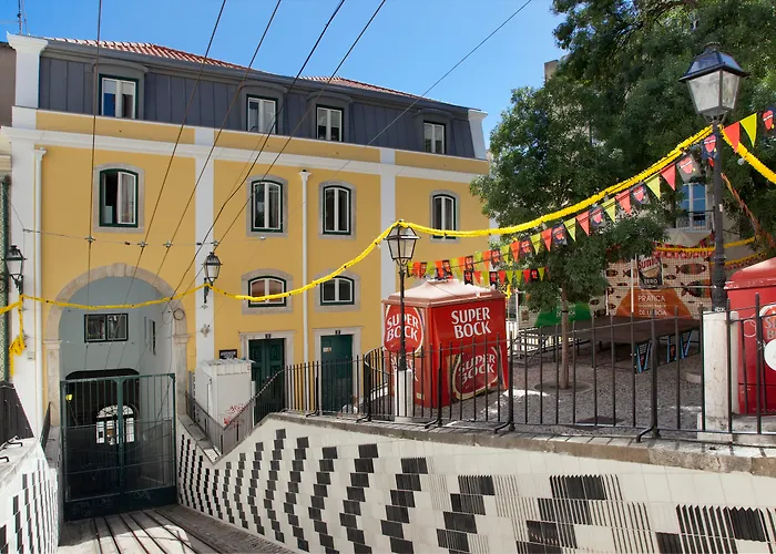 Ascensor Da Bica - Lisbon Serviced Apartments