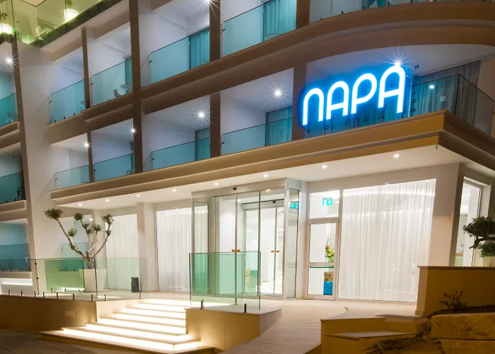 Luxury hotel only: Hotel Napa Suites (Adults Only)