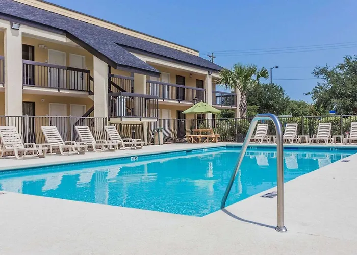 Quality Inn Mt Pleasant - Charleston