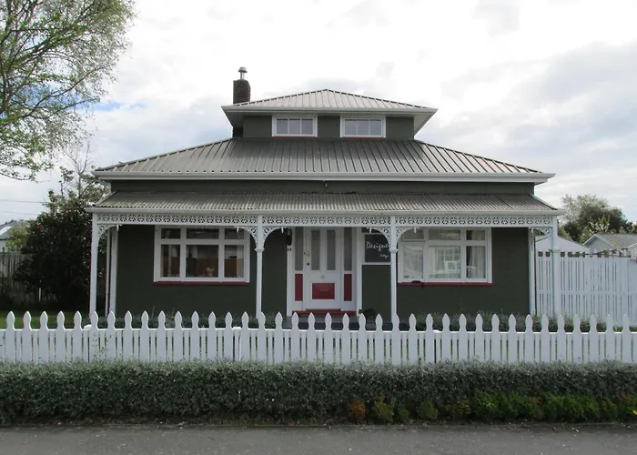 Cheap hotels Designer Cottage