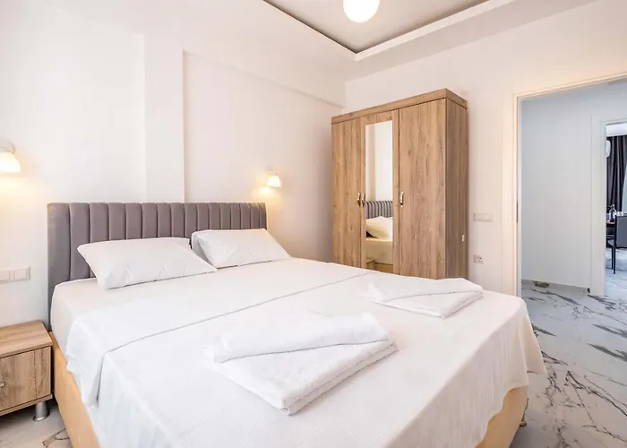 Golden Rose Suit Pension