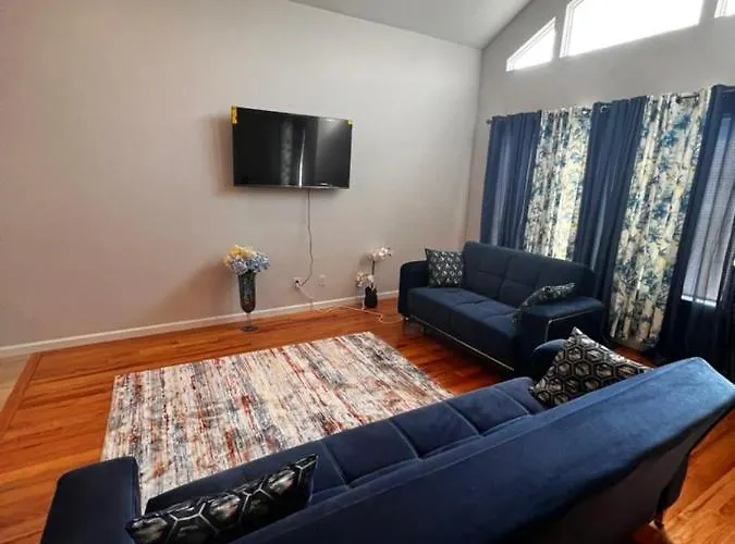 Springview Homes 12Mins From Ewr & 3 Mins From University Hospital