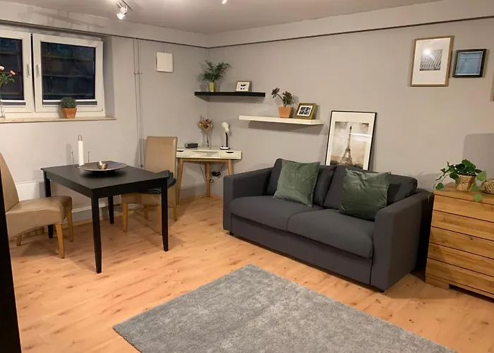 Studio Apartment Naehe Phantasialand, Zwischen Koeln Und Bonn, Ruhig Im Gruenen Gelegen