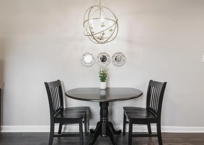 Stylish Onebedroom In Popular Virginia Highland 3Miles To Mercedes Benz Stadium