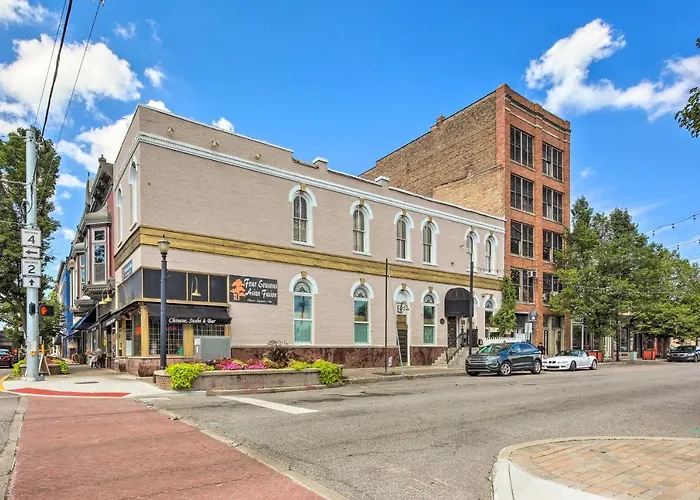 Vintage Apartment In Historic Downtown La Porte