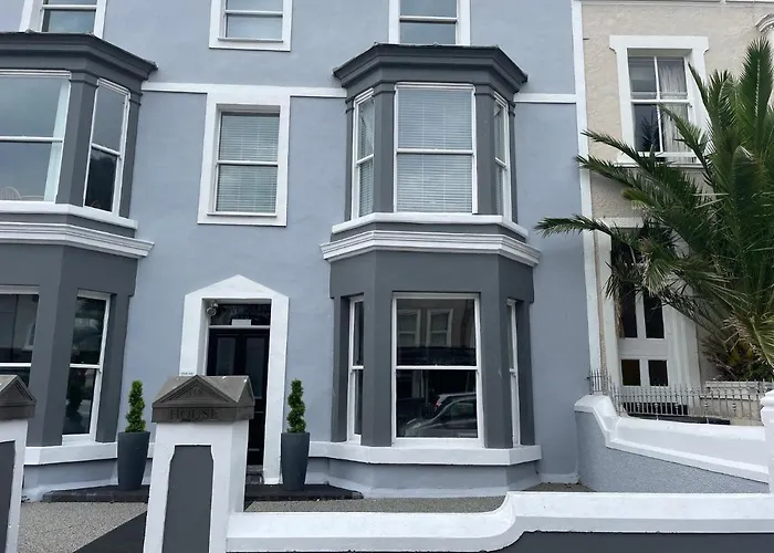 Beautifully Presented Victorian Apartment Within Walking Distance To Llandudno Beach