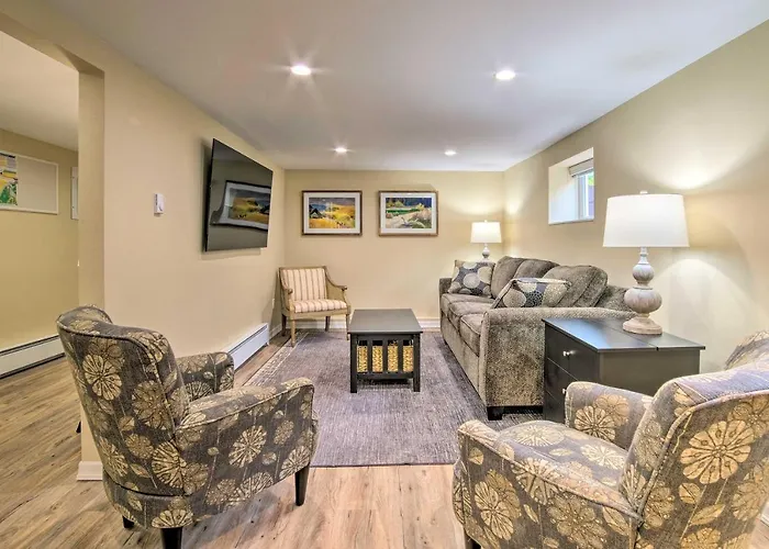Cozy North Bend Getaway In Walkable Location!