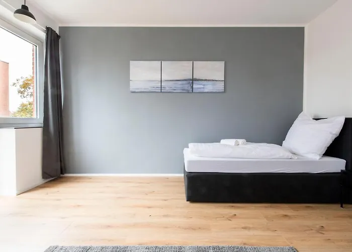 Modern Workers Loft in Emmerich - 4 Bedrooms - 8 Beds