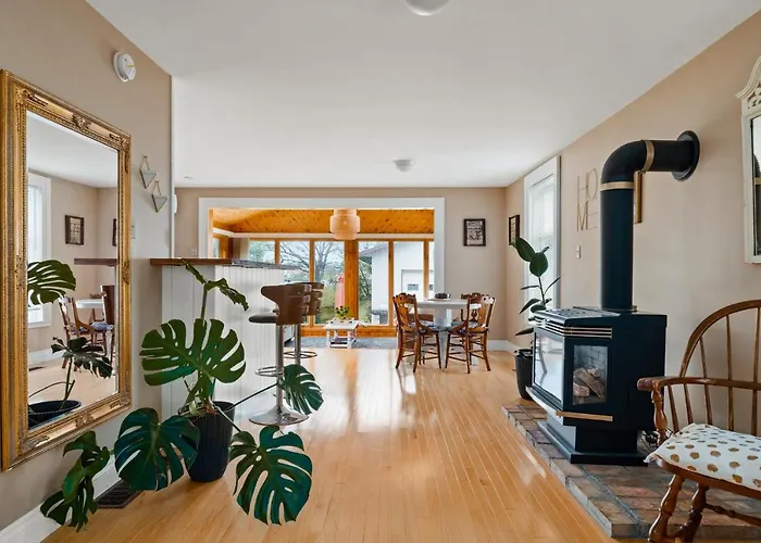 Sunroom On Maple