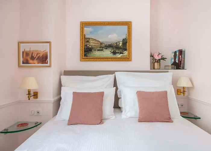 Le Beau Marais - Luxury Apartments, Air Cond, Lift