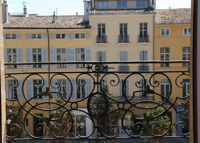 Les Suites Du Cours & Spa