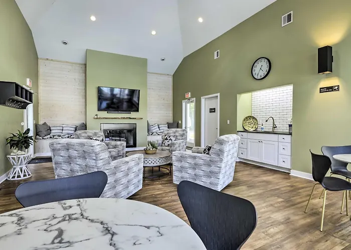 Norwich 'The Villas': Near Mohegan Sun Casino