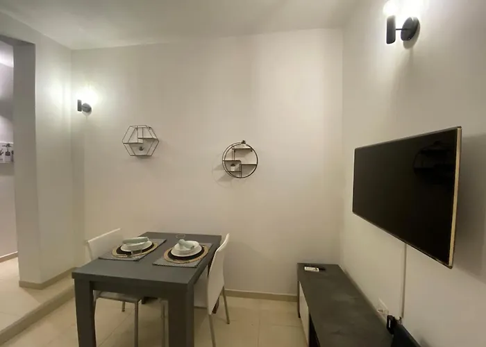 Civico 107 - Apartment With Private Parking