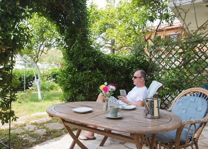Manessis Apartments Kassiopi Bay Corfu